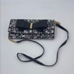 Betsey Johnson XOLYLA Crossbody Bag Clutch Bow Diamond Pattern Chain Strap